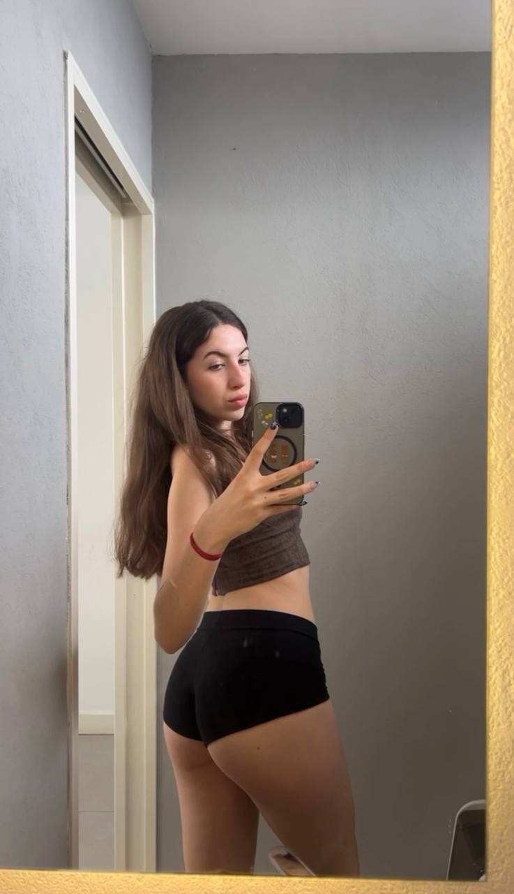 Amber in her underwear in Narayanganj