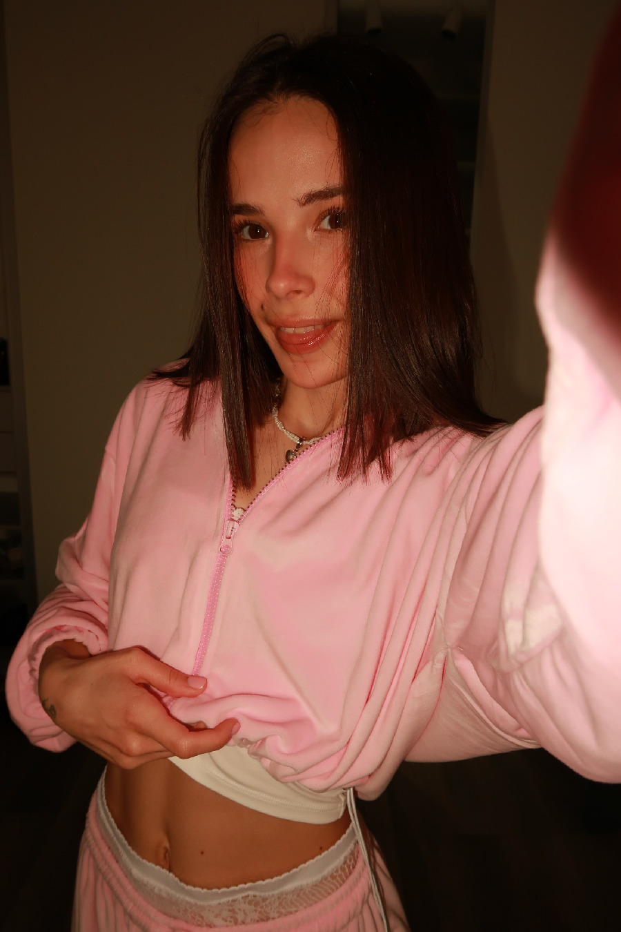 Tina brings the glow — live moments in Narayanganj